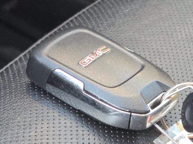 Used 2018 GMC Acadia Denali w/ Technology Package FWD image 35
