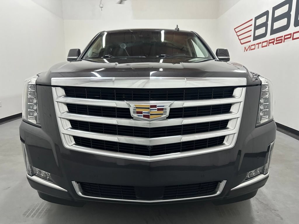 Used 2018 Cadillac Escalade ESV Premium Luxury RWD image 4