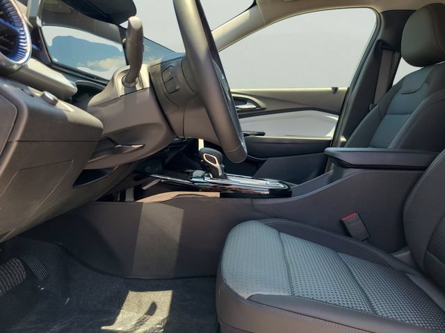 New 2026 Chevrolet Trax LT w/ Midnight Edition FWD image 23