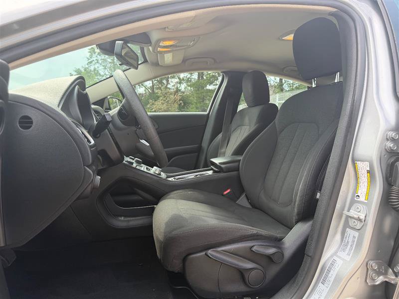 Used 2017 Chrysler 200 Limited w/ Driver Assist Package FWD image 13