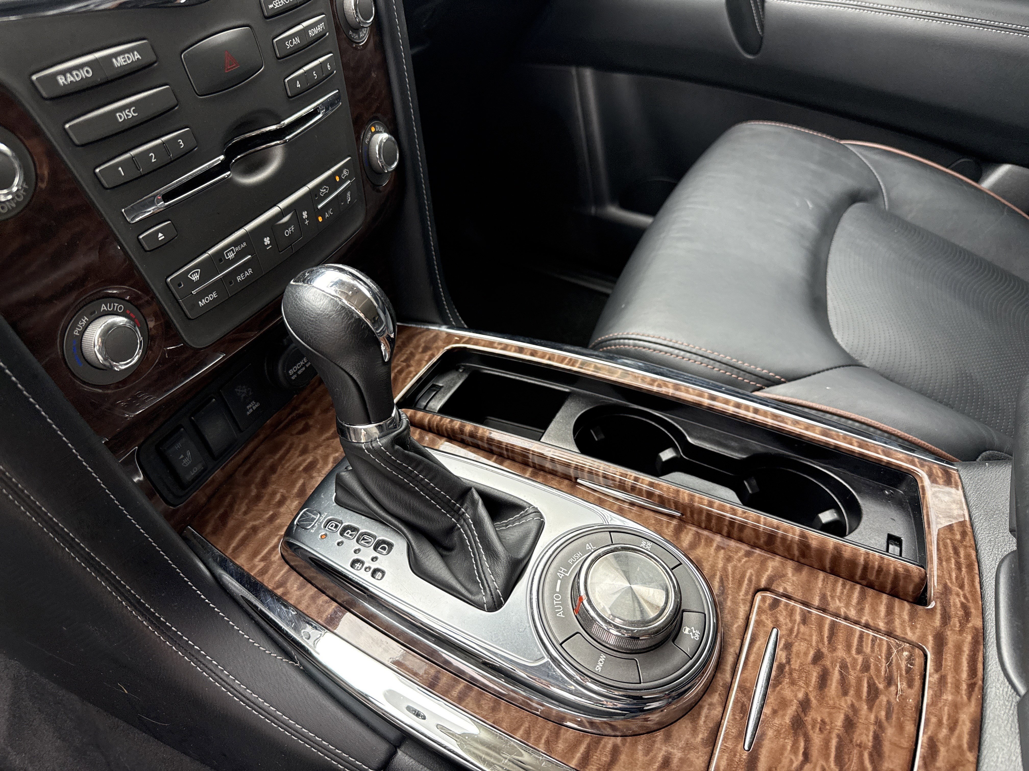 Used 2020 Nissan Armada SL w/ Premium Package AWD/4WD image 29