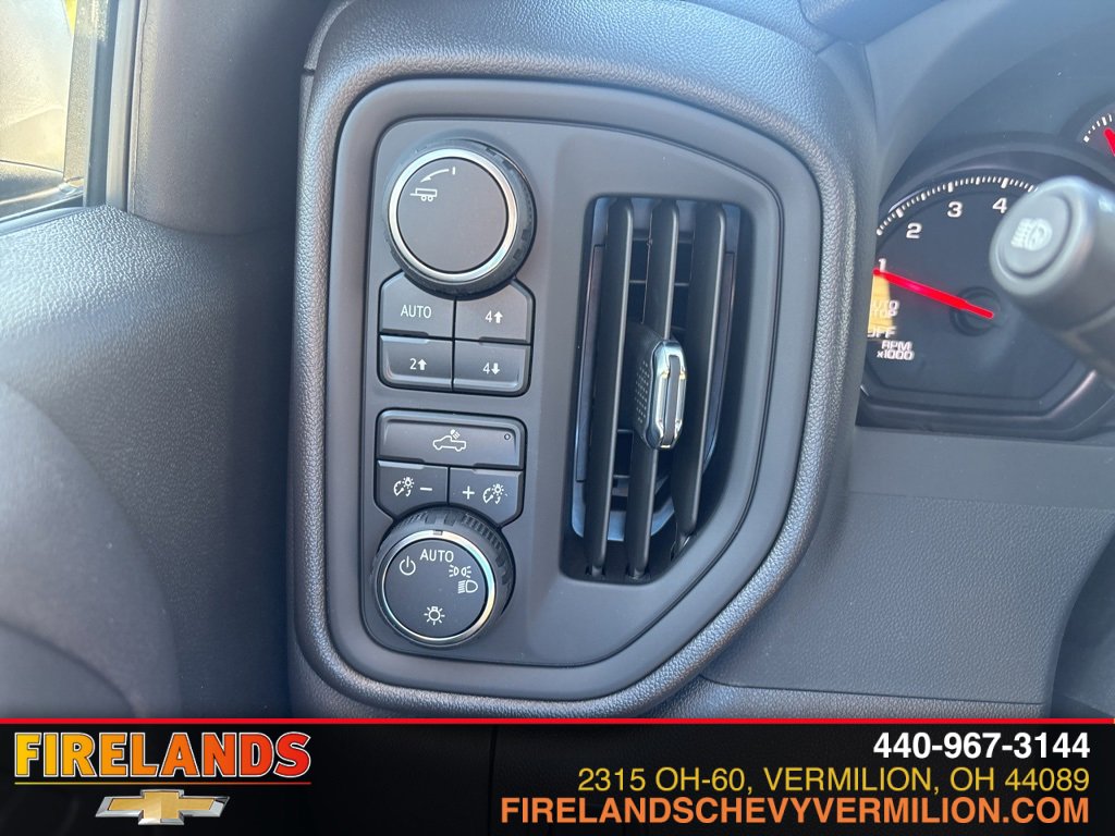 New 2026 Chevrolet Silverado 1500 Custom Trail Boss w/ LPO, Dark Essentials Package image 17