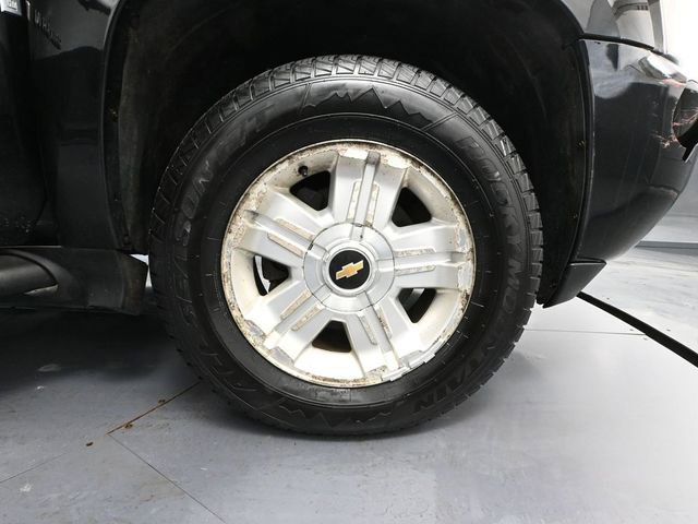 Used 2008 Chevrolet Suburban LT w/ LT Preferred Equipment Group image 17