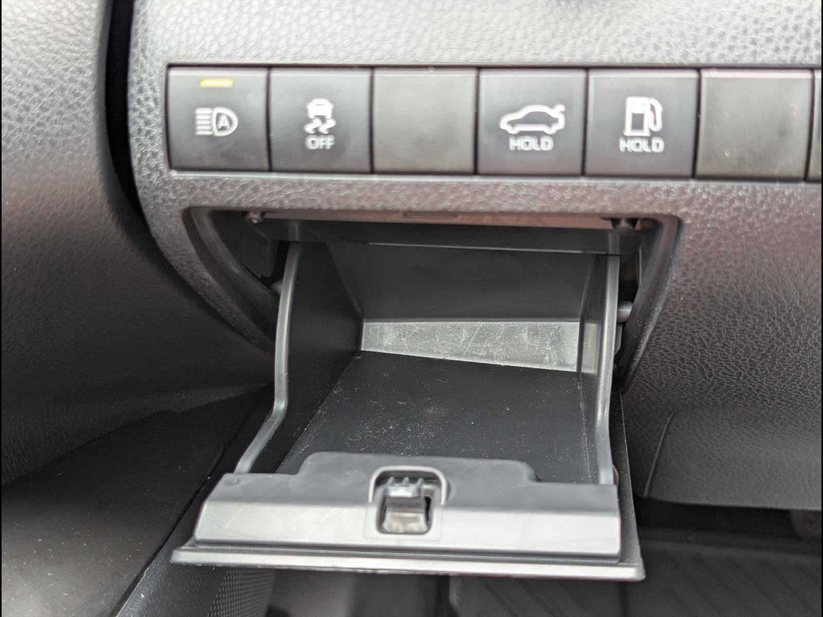 Used 2024 Toyota Camry XLE FWD image 12