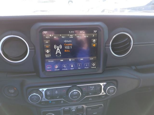 Used 2023 Jeep Wrangler Unlimited Sahara w/ Cold Weather Group image 16