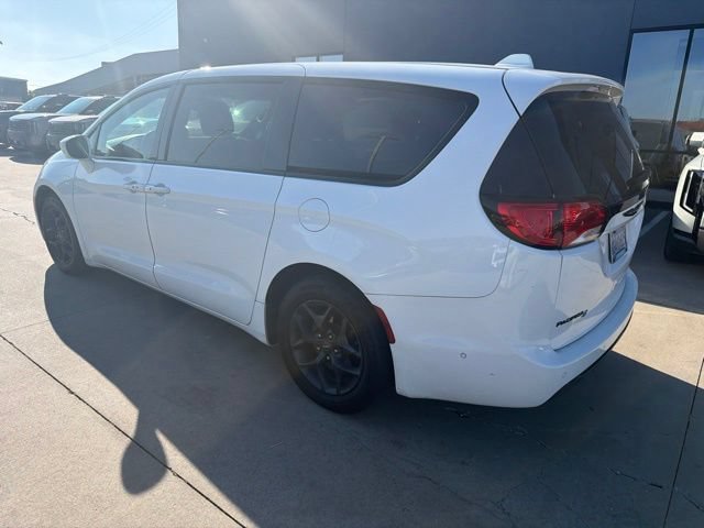 Used 2019 Chrysler Pacifica Touring Plus w/ Advanced Safetytec Group FWD image 5