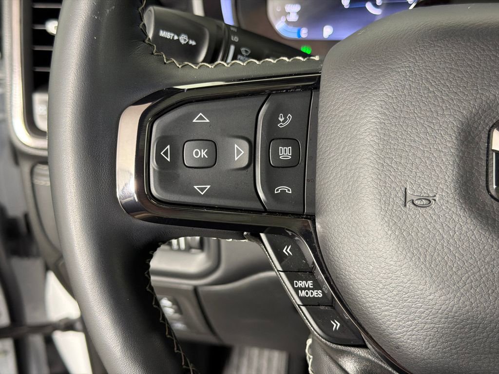 Used 2025 RAM 1500 Limited AWD/4WD image 26