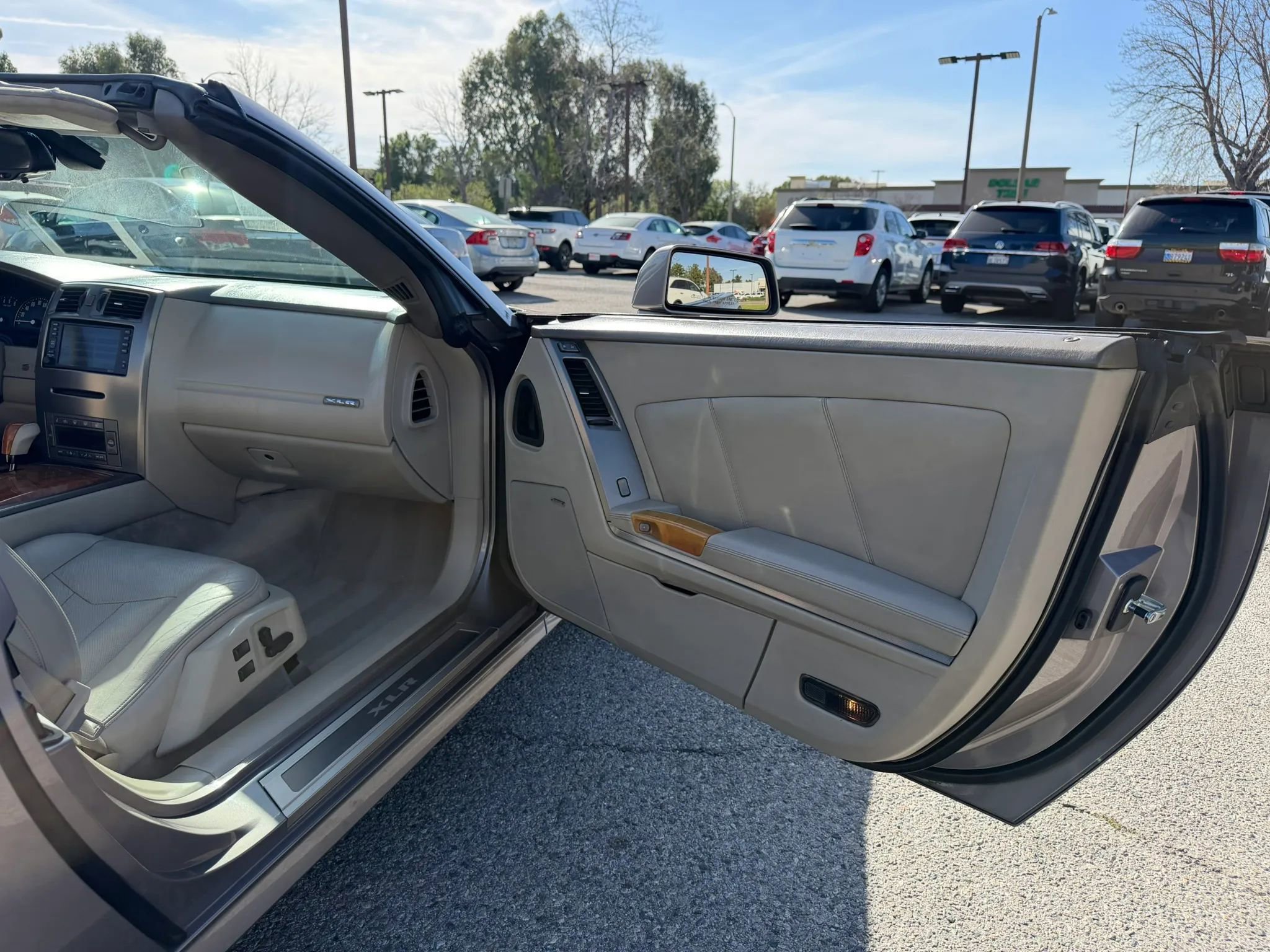 Used 2005 Cadillac XLR Convertible 2D image 25