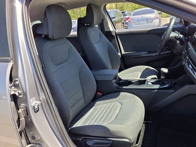Used 2025 Kia K4 EX image 16