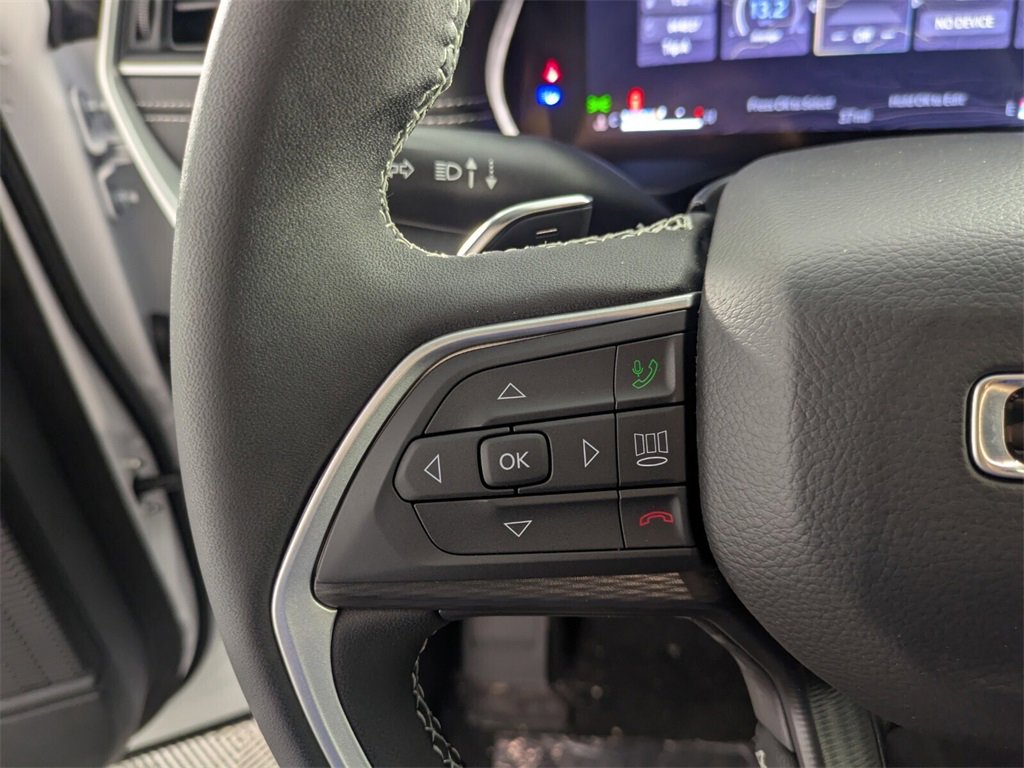 New 2025 Jeep Grand Cherokee Laredo w/ MOPAR Finishing Package image 18