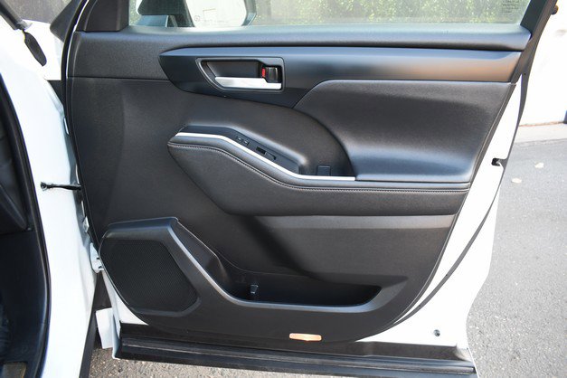 Certified 2023 Toyota Highlander Bronze Edition image 24