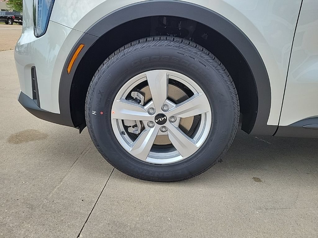 New 2026 Kia Sorento LX FWD image 15