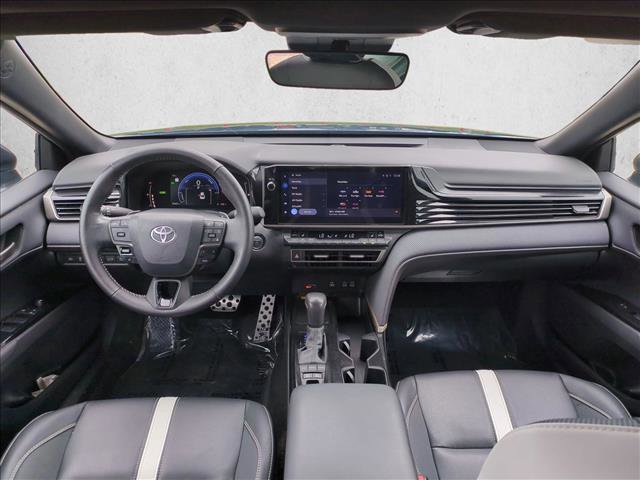 Used 2025 Toyota Camry SE w/ Multimedia Upgrade Package image 15