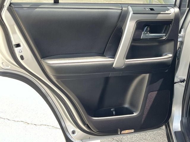 Used 2015 Toyota 4Runner SR5 Premium AWD/4WD image 17
