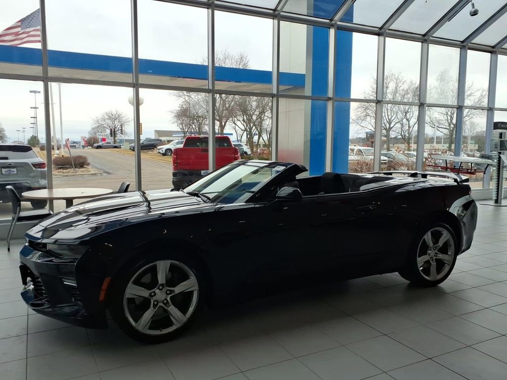 Used 2017 Chevrolet Camaro SS image 4