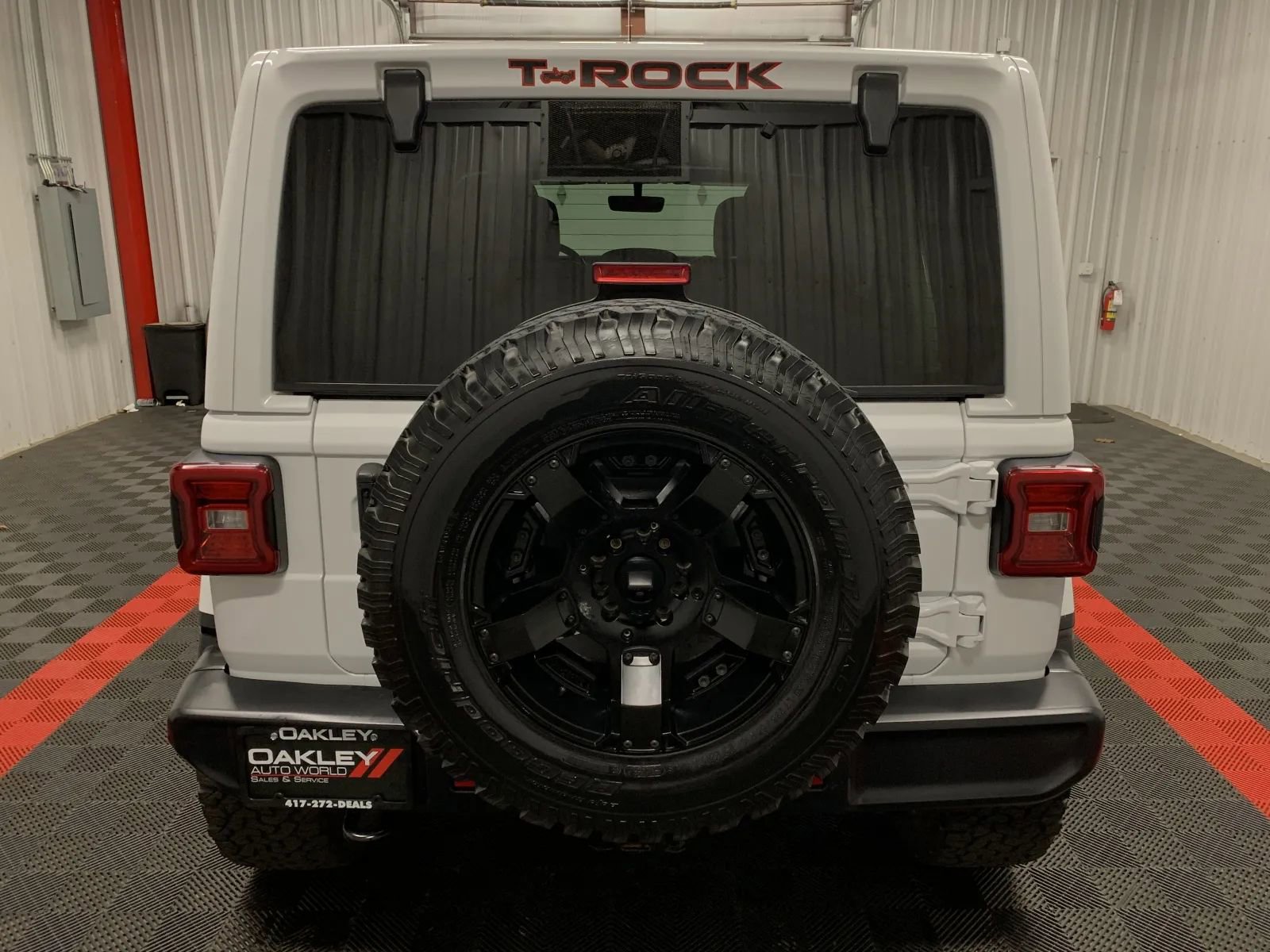 Used 2019 Jeep Wrangler Unlimited Sahara w/ Dual Top Group image 7
