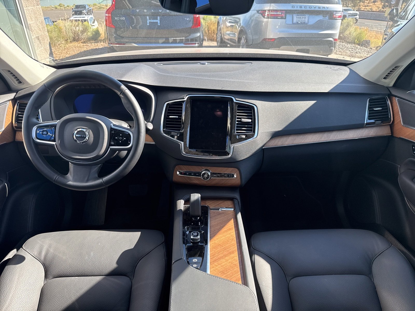 Used 2025 Volvo XC90 B6 Plus image 17