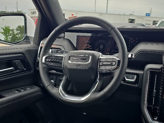 Used 2025 GMC Yukon Denali w/ Sun & Power Step Package AWD/4WD image 40