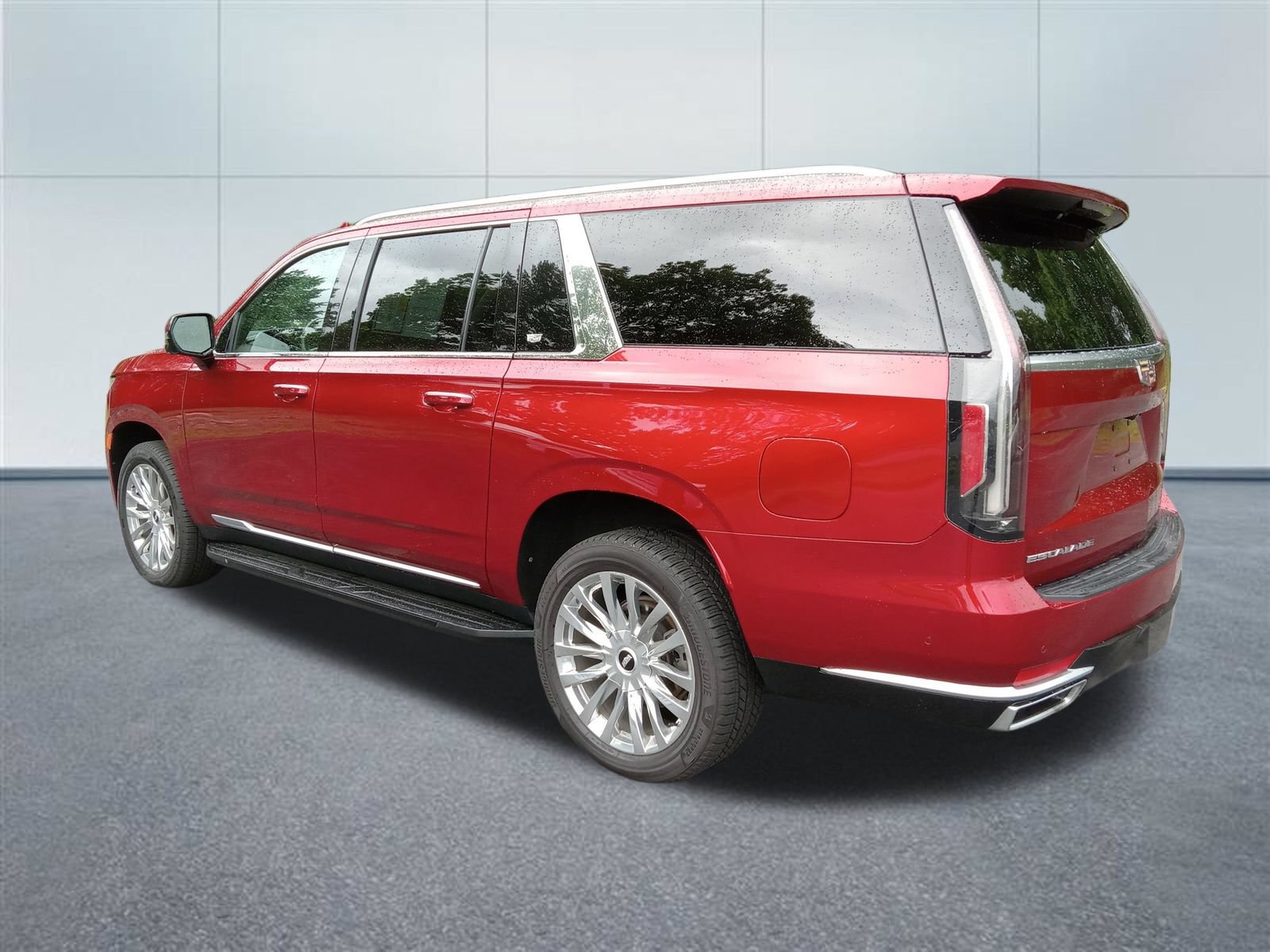Used 2021 Cadillac Escalade ESV Premium Luxury AWD/4WD image 3