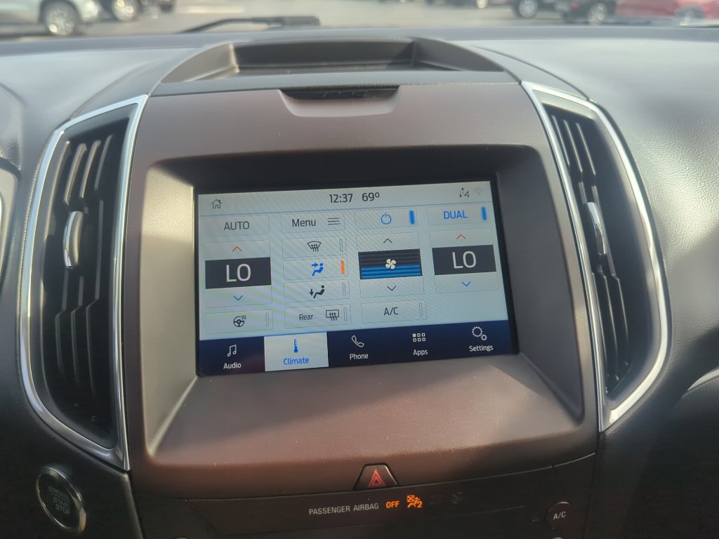 Used 2020 Ford Edge Titanium AWD/4WD image 28