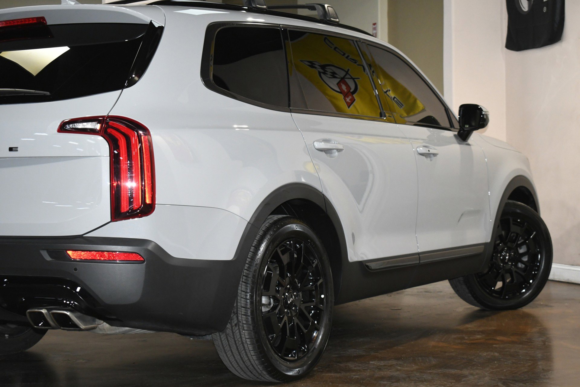 Used 2022 Kia Telluride SX w/ SX Prestige Package image 56