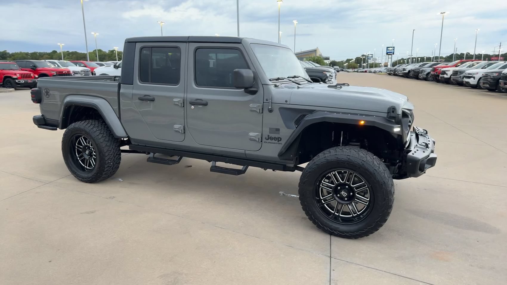 Used 2021 Jeep Gladiator Sport AWD/4WD image 9