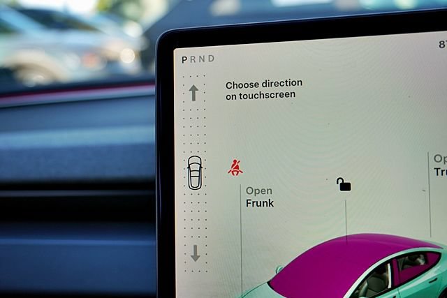 Used 2025 Tesla Model 3 Long Range RWD image 31