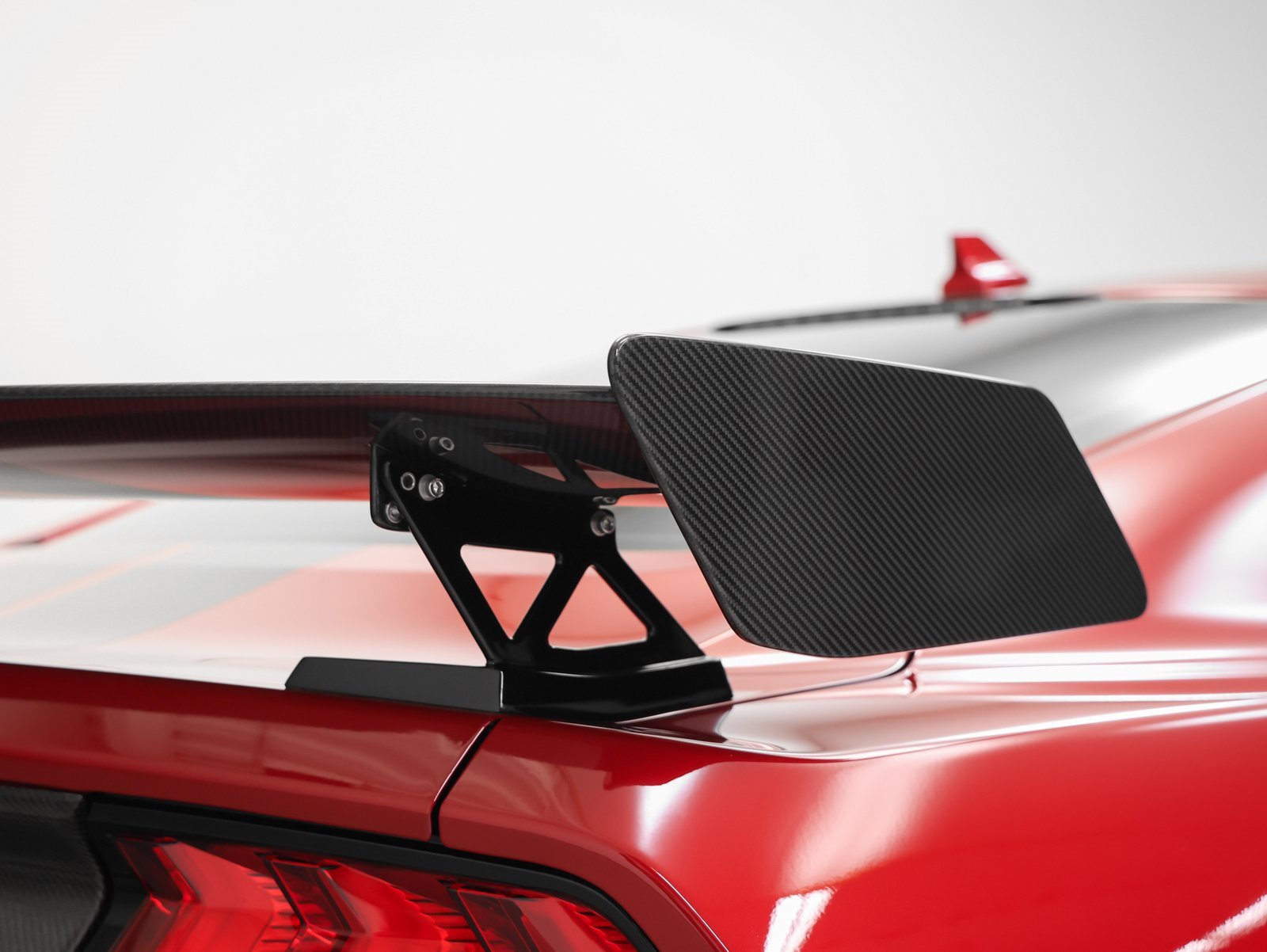 Used 2020 Ford Mustang Shelby GT500 w/ Carbon Fiber Track Pack image 15