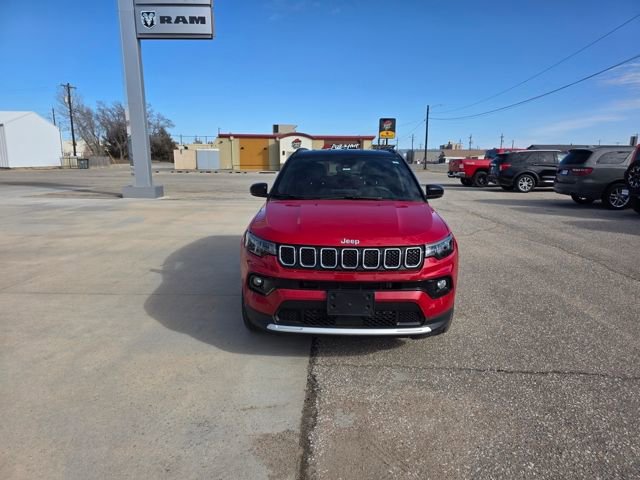 Used 2023 Jeep Compass Limited AWD/4WD image 2