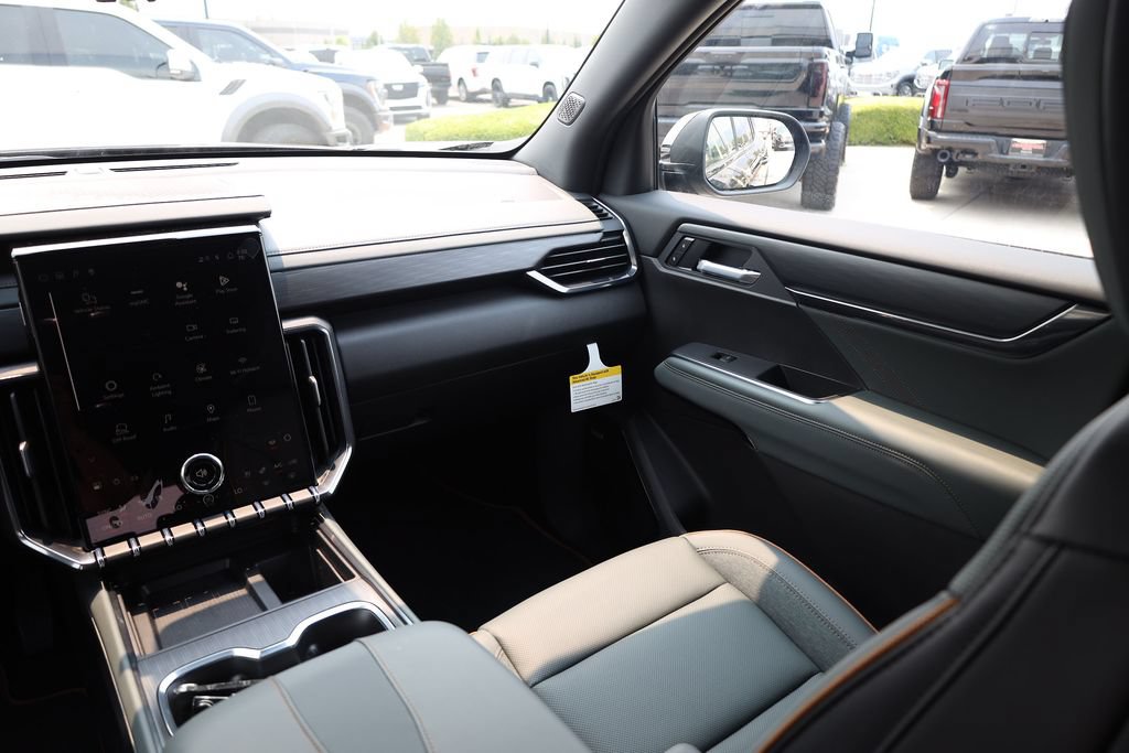 New 2026 GMC Acadia AT4 w/ Luxury Package AWD/4WD image 22