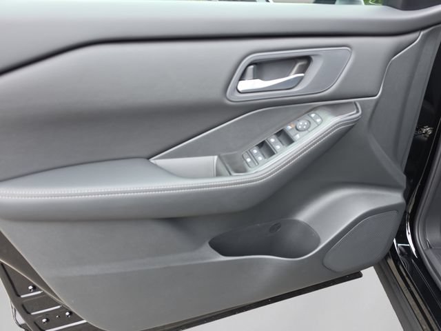 New 2026 Nissan Rogue SV w/ Cold Weather Package AWD/4WD image 11