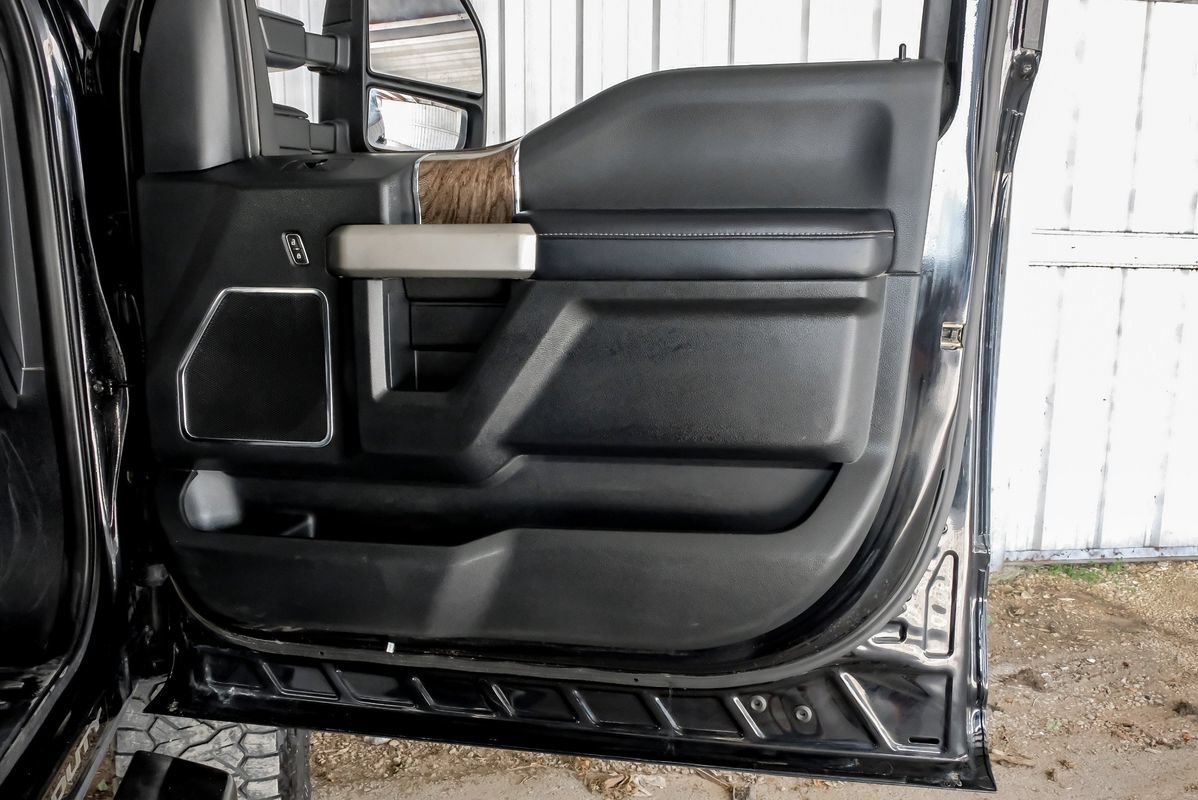 Used 2019 Ford F250 Lariat w/ Lariat Ultimate Package AWD/4WD image 45