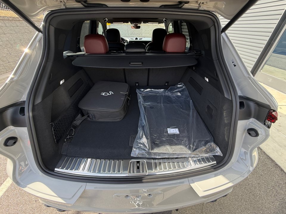 New 2026 Porsche Cayenne E-Hybrid AWD/4WD image 17