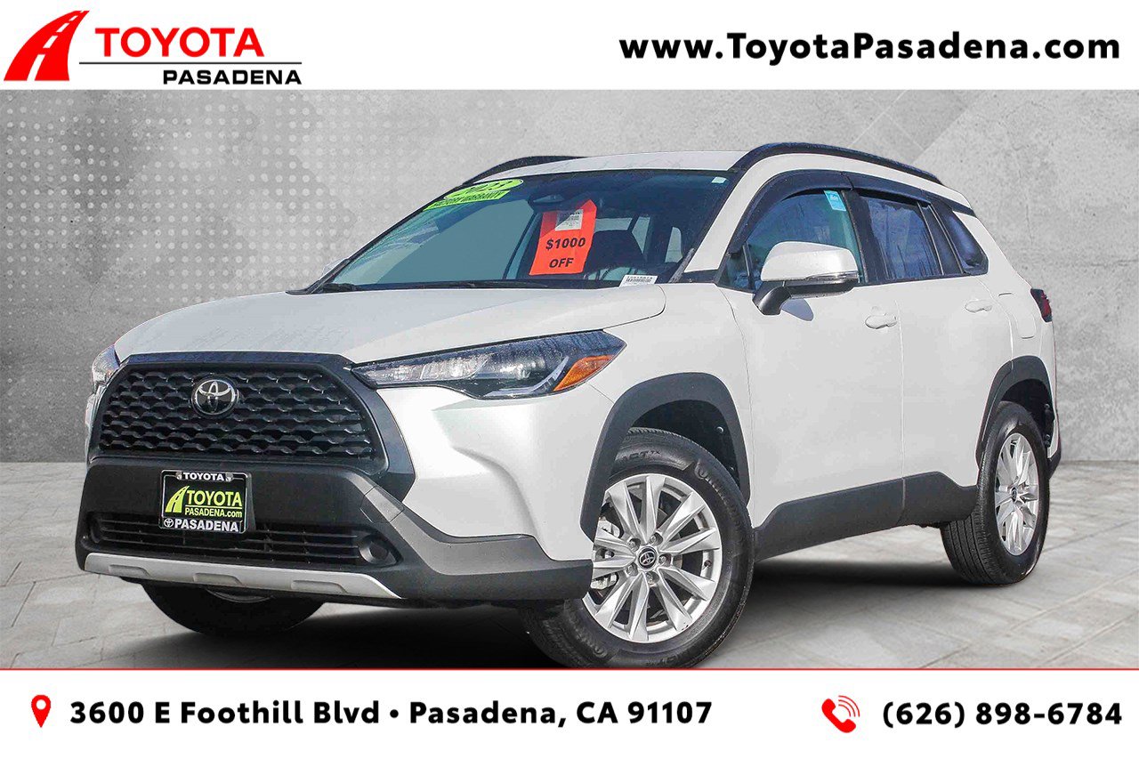 Used 2023 Toyota Corolla Cross LE image 1