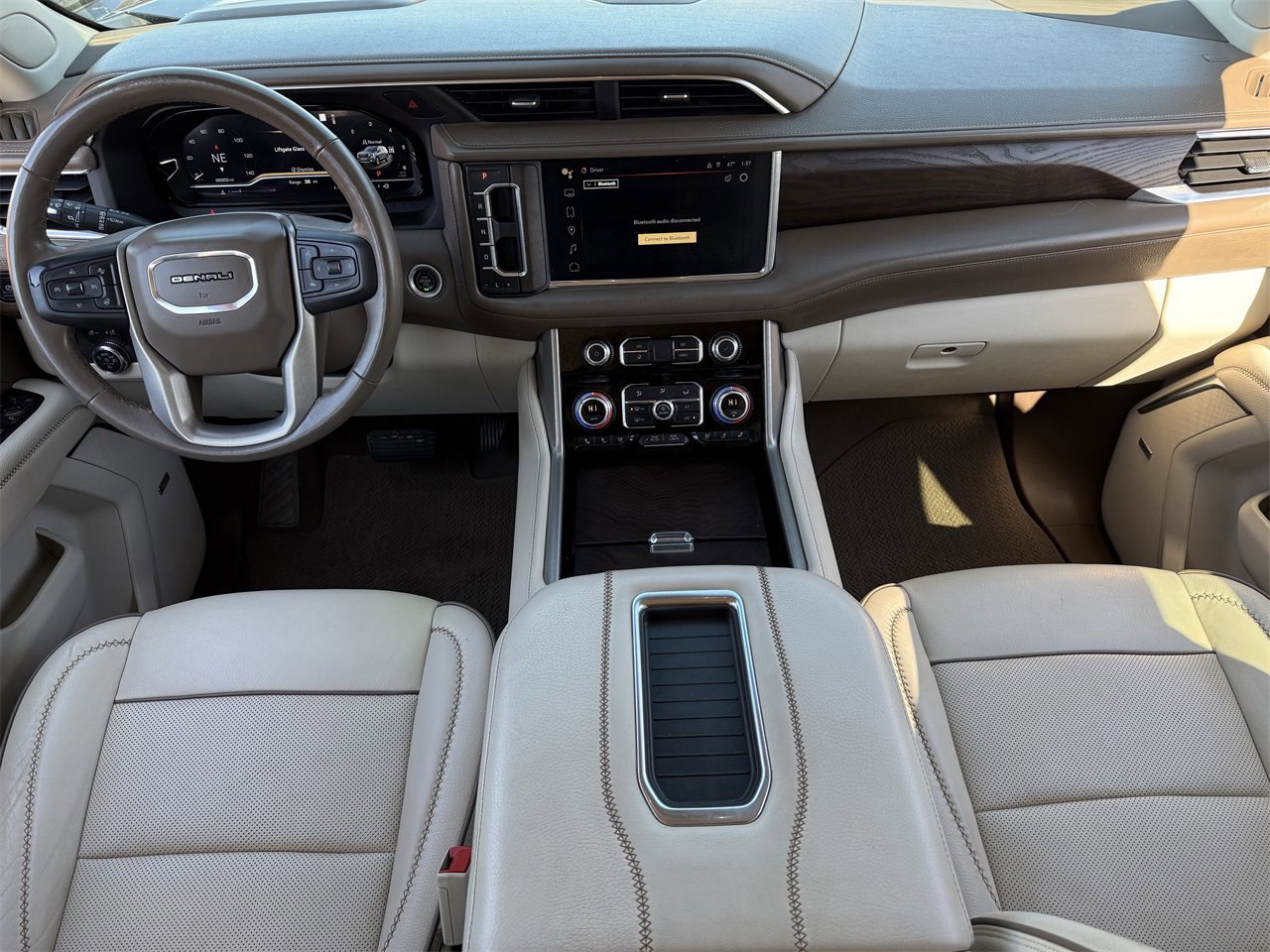 Used 2022 GMC Yukon XL Denali image 10