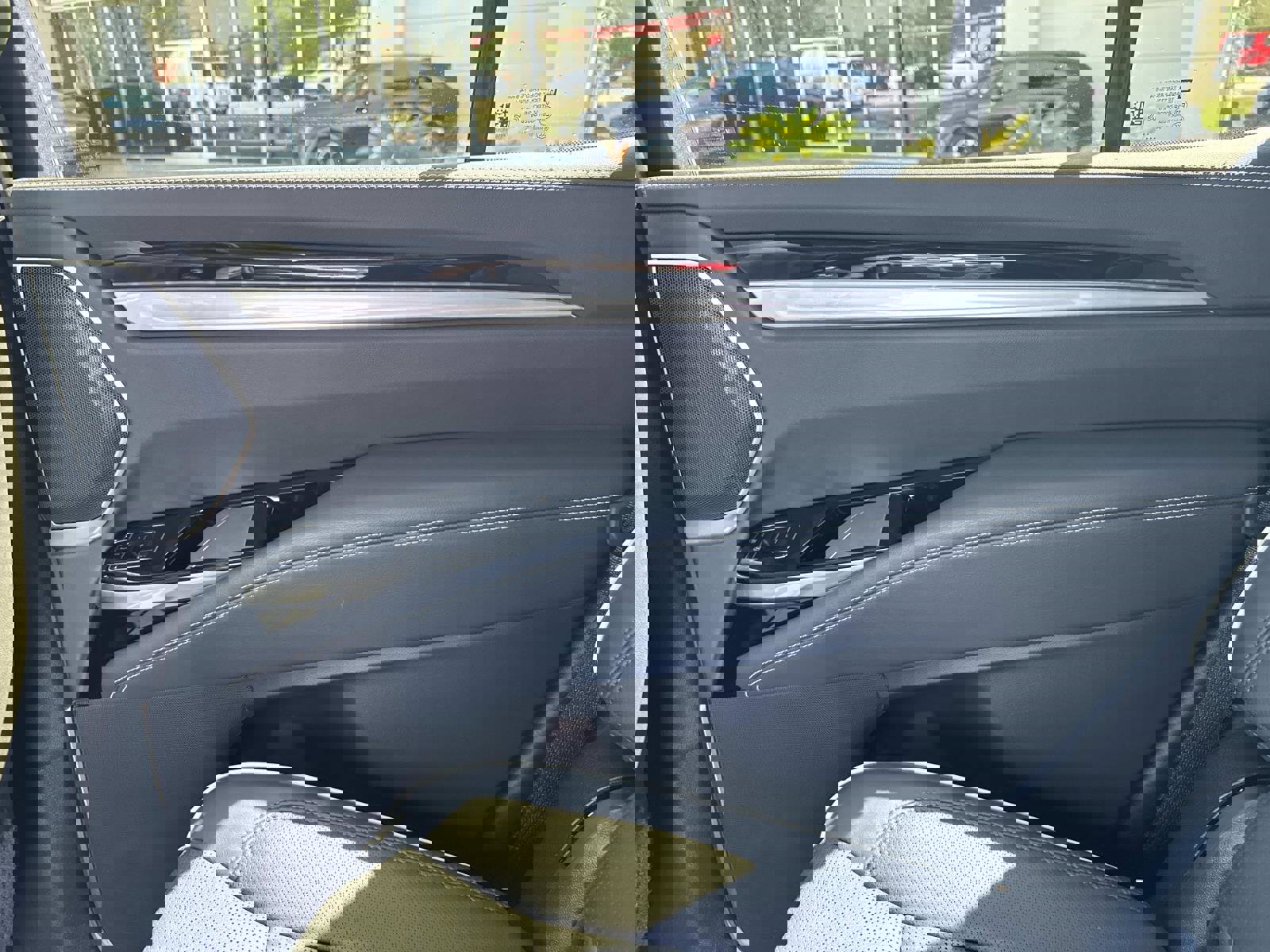 Certified 2025 Cadillac Escalade Sport image 15