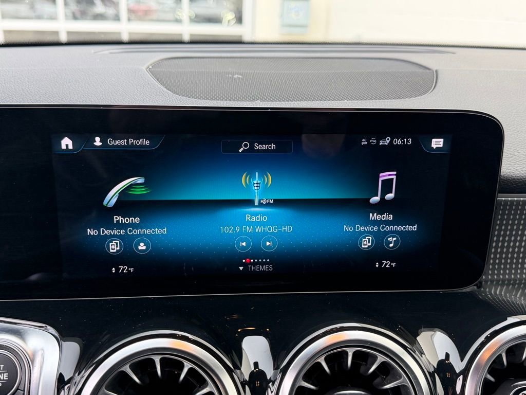 Used 2022 Mercedes-Benz GLB 250 4MATIC w/ Premium Package Lite image 29