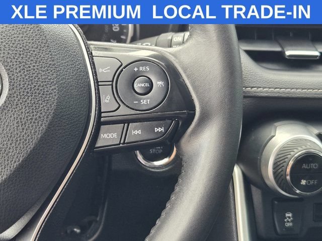 Used 2019 Toyota RAV4 XLE Premium FWD image 29