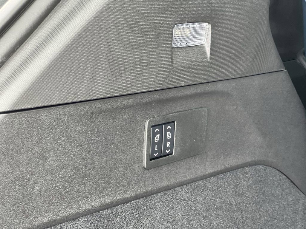 New 2026 Cadillac Escalade IQ Luxury 2 image 33