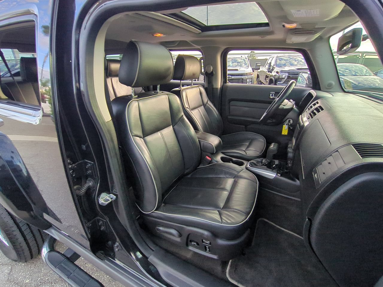 Used 2009 HUMMER H3 Luxury AWD/4WD image 25