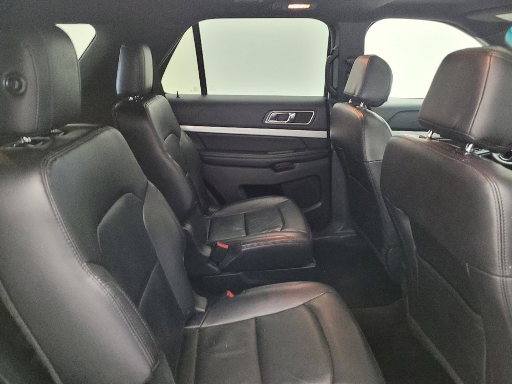 Used 2016 Ford Explorer XLT w/ Equipment Group 202A AWD/4WD image 19