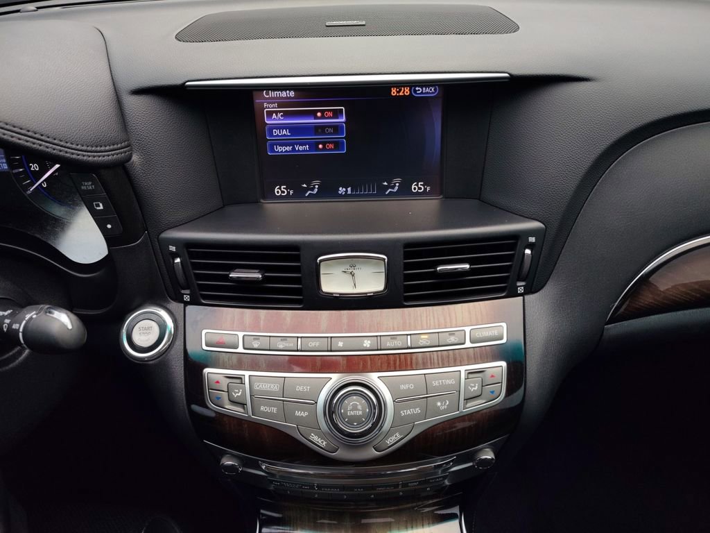 Used 2016 INFINITI Q70 L 5.6 w/ V8 Deluxe Technology Package image 4