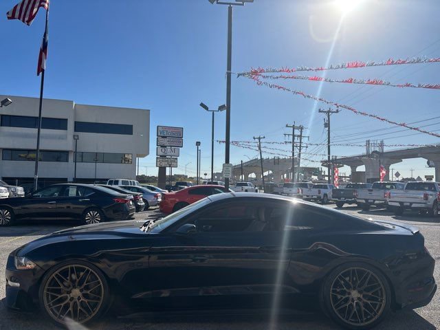 Used 2020 Ford Mustang GT image 4