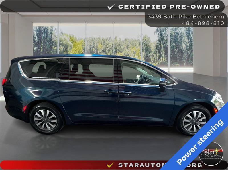 Used 2023 Chrysler Pacifica Touring-L w/ Uconnect Theater Family Group FWD image 4
