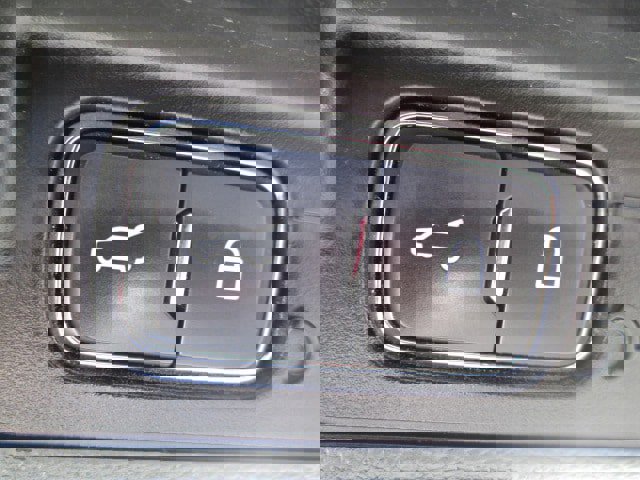 Used 2023 Ford Explorer Limited image 13