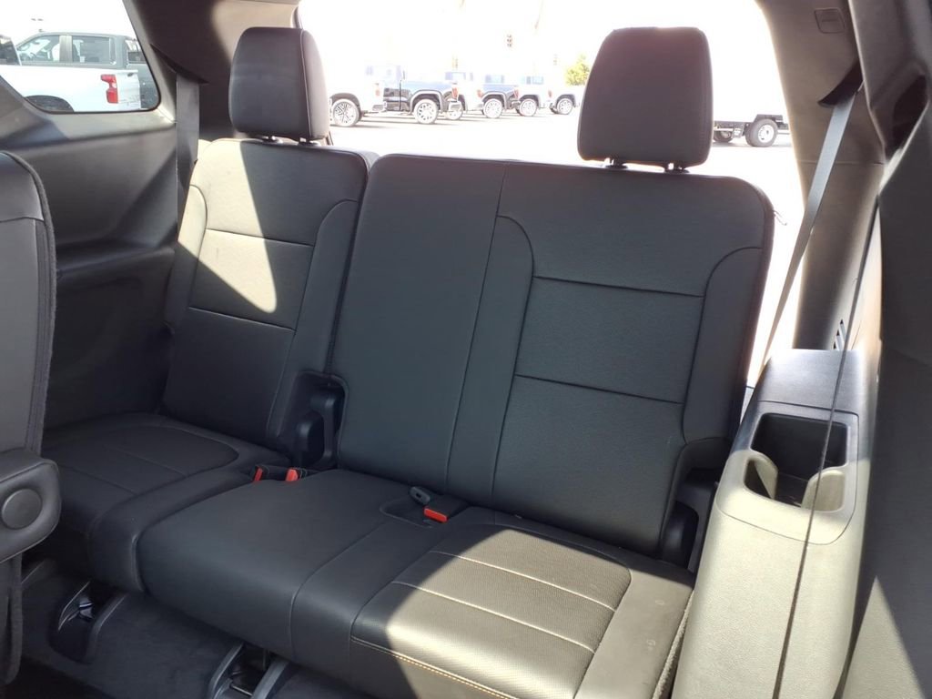 Used 2023 Chevrolet Traverse High Country AWD/4WD image 29