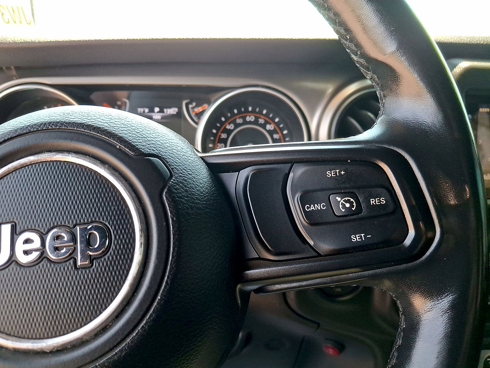 Used 2018 Jeep Wrangler Sport AWD/4WD image 17