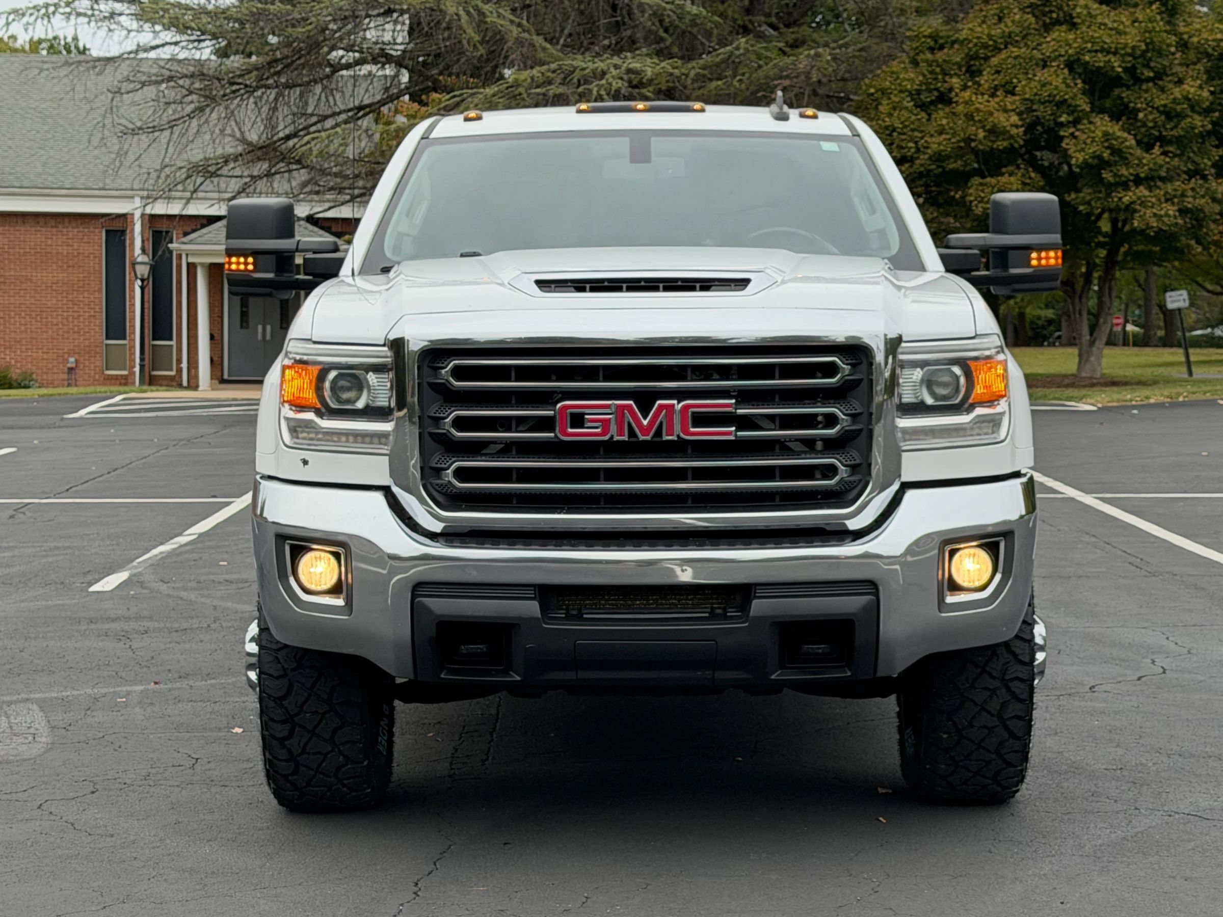 Used 2017 GMC Sierra 3500 SLE w/ SLE Preferred Package AWD/4WD image 3