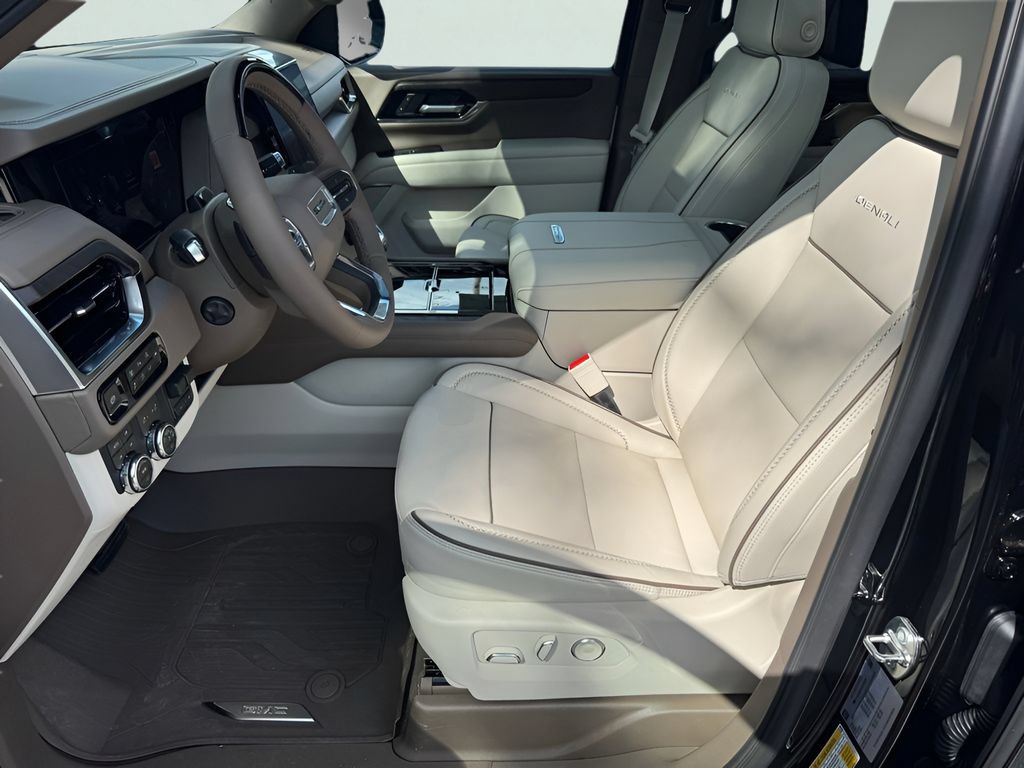 New 2026 GMC Yukon Denali w/ Denali Reserve Package AWD/4WD image 8