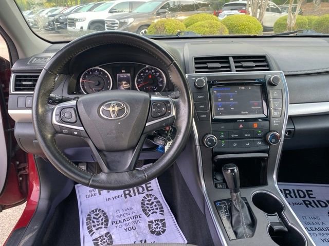 Used 2016 Toyota Camry SE image 9